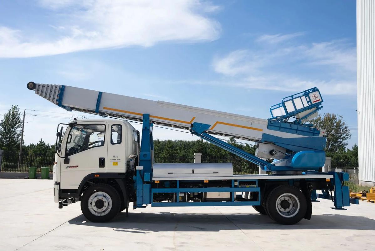 涿鹿县云梯上料车租赁费用