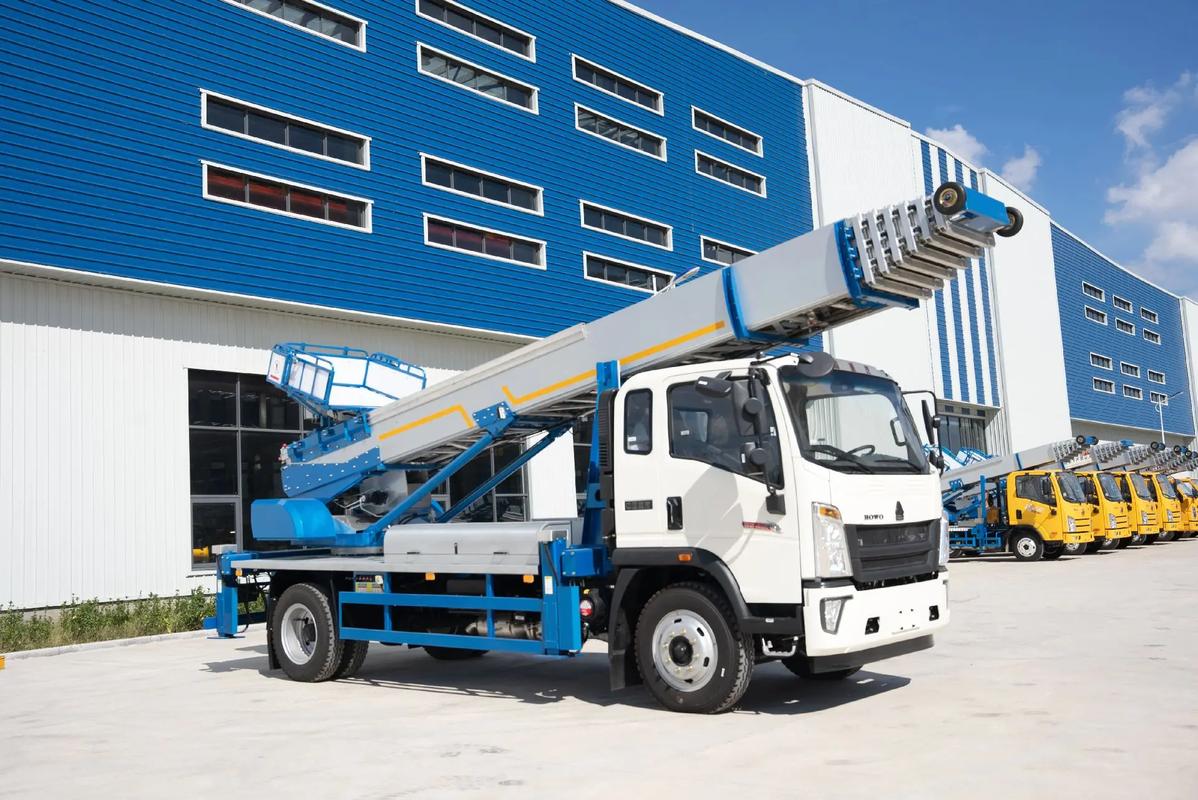 涿鹿县出租云梯车高空作业车 建筑垃圾搬运